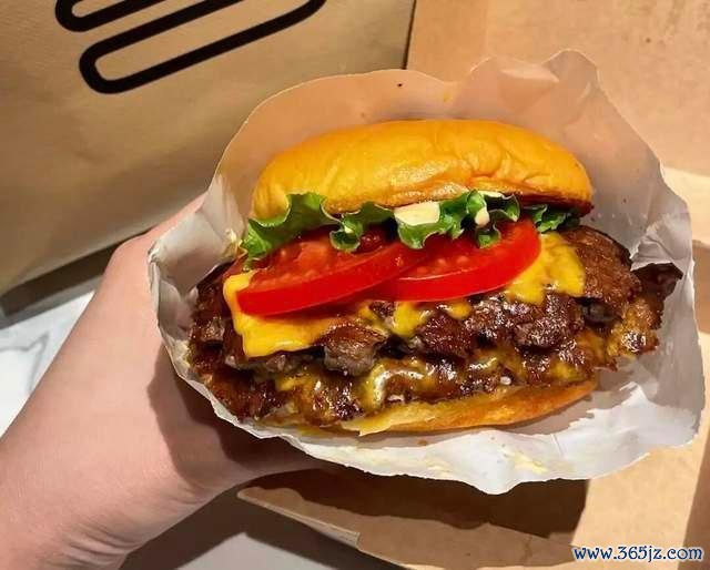 头部餐饮集体卖汉堡 赛道竞争白热化